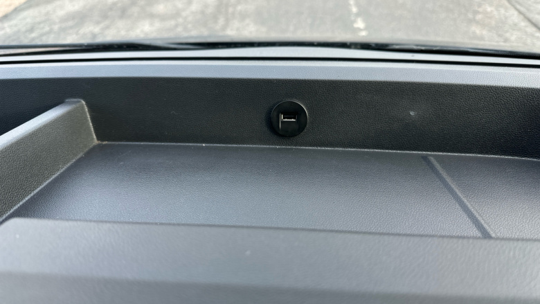 Renault Master Mwb Diesel Fwd MM35 Blue dCi 135 Advance Medium Roof Van